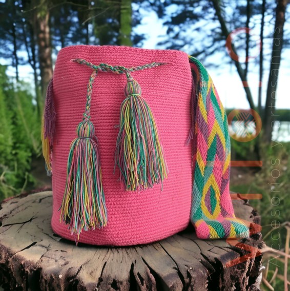 MOCHILA WAYUU ROSA FUERTE 1