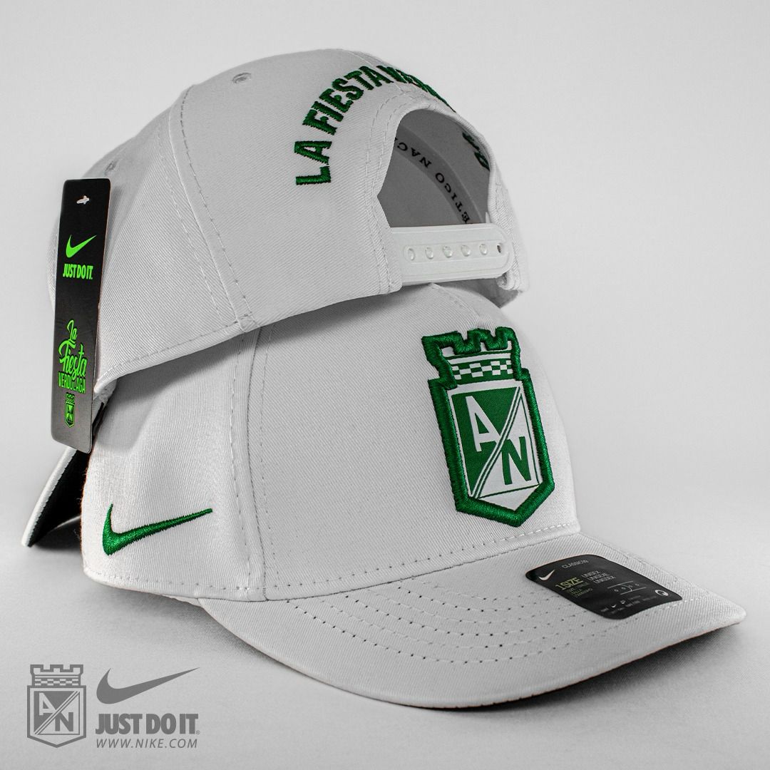 GORRA ATLETICO NACIONAL BLANCA ESCUDO 1