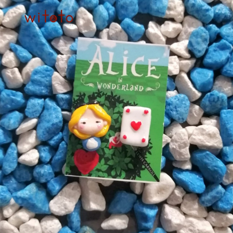 ARETES FRIOS ALICE IN WONDERLAND