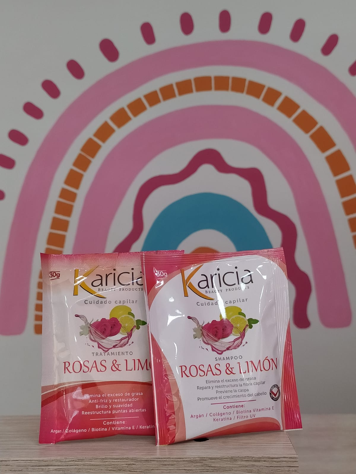 KIT SHAMPOO + TRATAMIENTO ROSAS Y LIMÓN 30GR