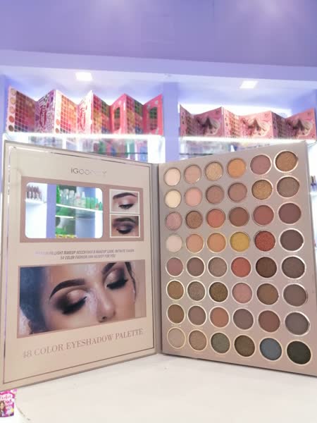 Paleta de Sombras Tierra 48 Tonos Color Fashion Fever