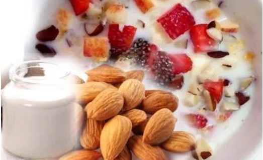 FrutiGranola + leche almendra + fruta