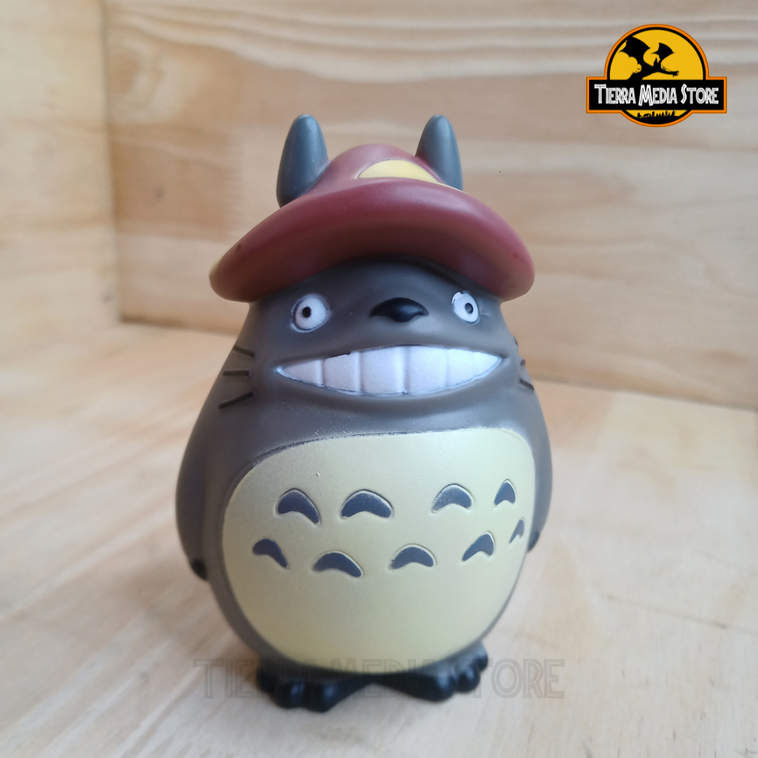 Figura Totoro sombrero