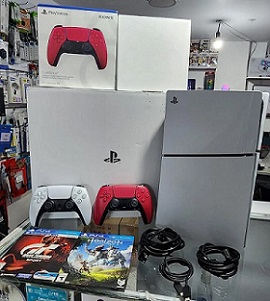 Consola Playstation Ps5 De Cd De 1tb Con 2controles 3 Juegos Blanco (Usado)